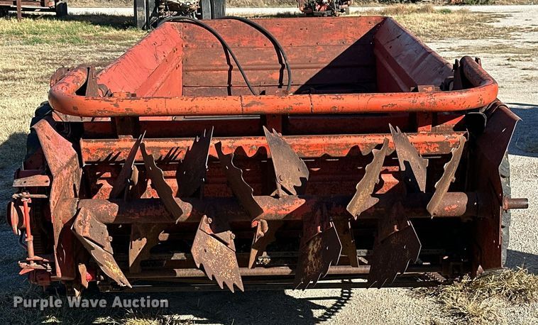 image for item KT9190 New Holland 518 manure spreader