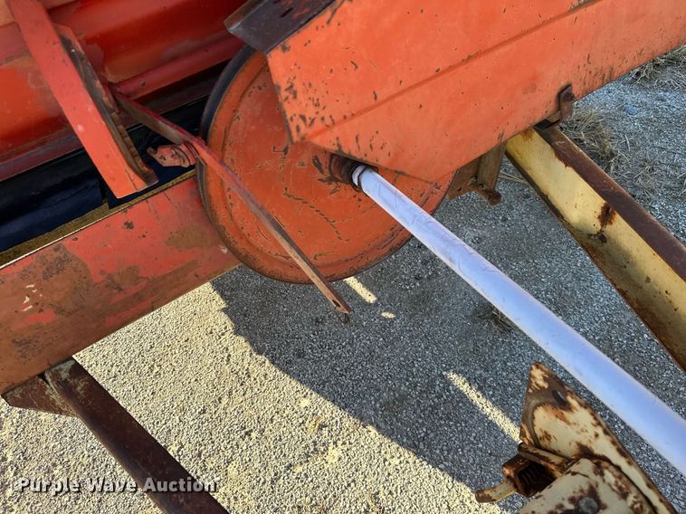 image for item KT9190 New Holland 518 manure spreader