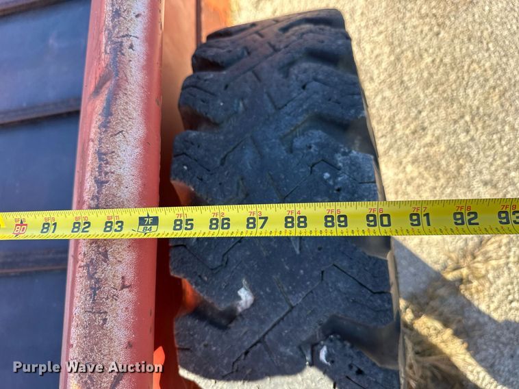 image for item KT9190 New Holland 518 manure spreader