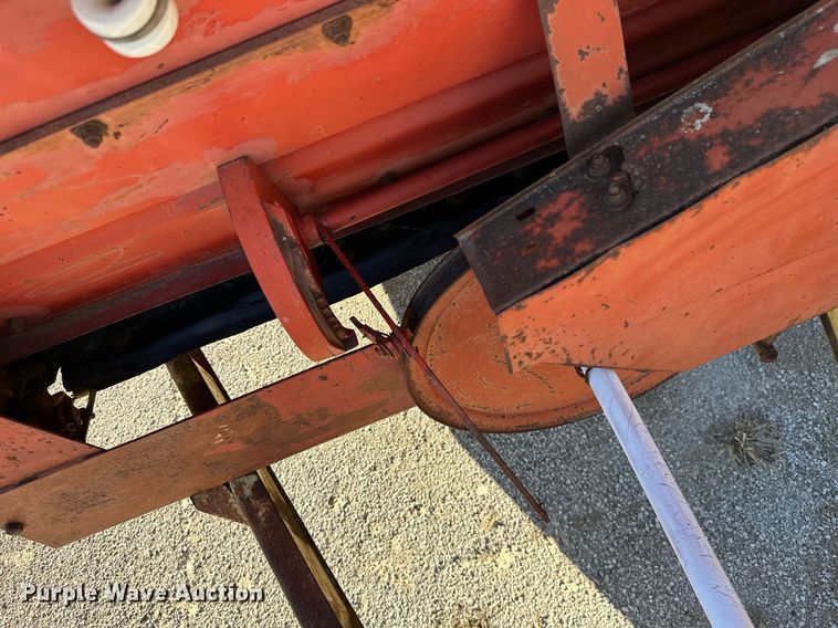 image for item KT9190 New Holland 518 manure spreader