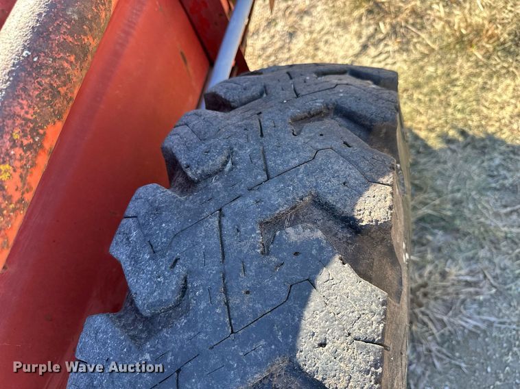 image for item KT9190 New Holland 518 manure spreader