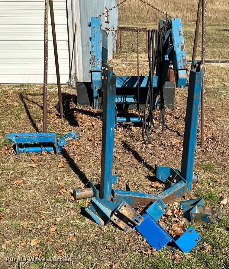 image for item KT9210 Ford 7410  loader