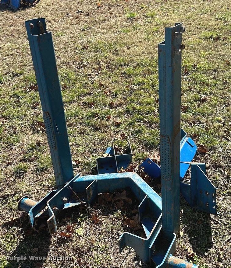 image for item KT9210 Ford 7410  loader