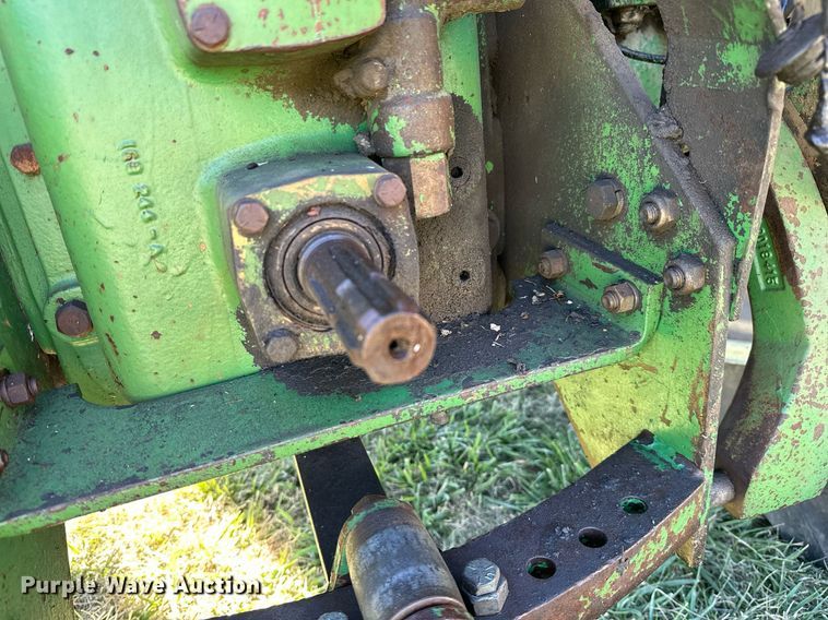 image for item KT9215 Oliver 1855  tractor