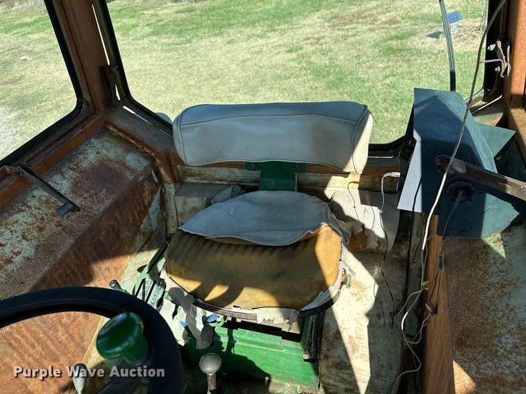 image for item KT9215 Oliver 1855  tractor