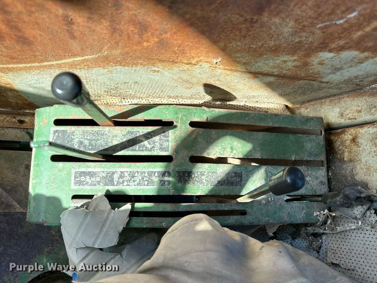 image for item KT9215 Oliver 1855  tractor