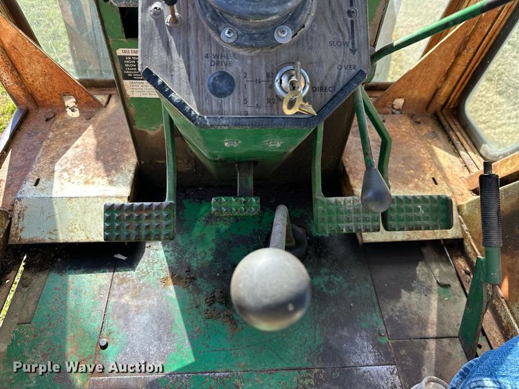 image for item KT9215 Oliver 1855  tractor