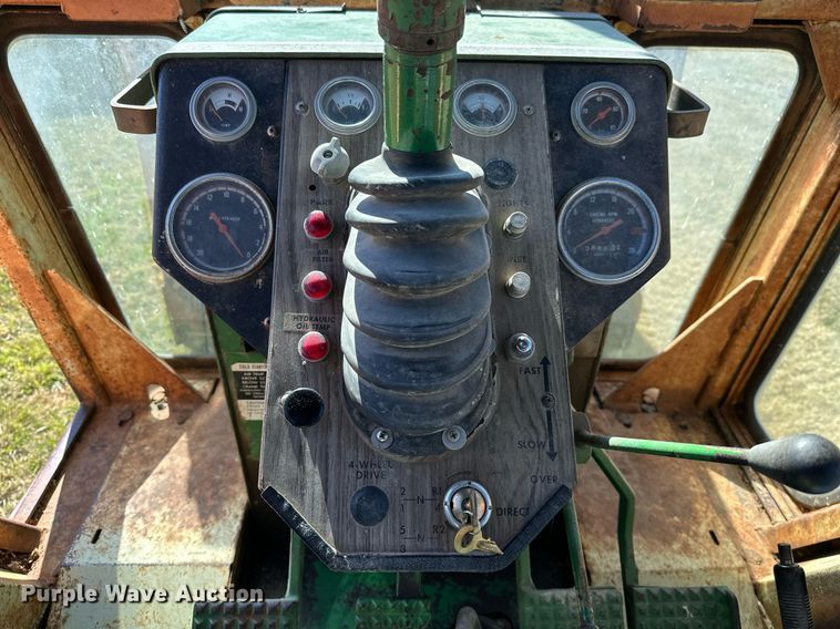 image for item KT9215 Oliver 1855  tractor