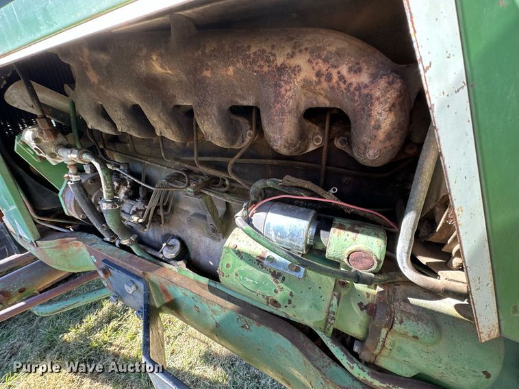 image for item KT9215 Oliver 1855  tractor