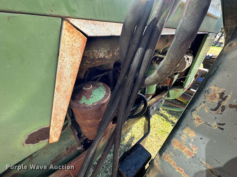 image for item KT9215 Oliver 1855  tractor