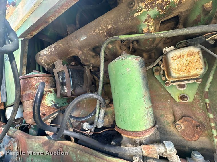 image for item KT9215 Oliver 1855  tractor