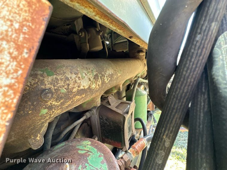 image for item KT9215 Oliver 1855  tractor