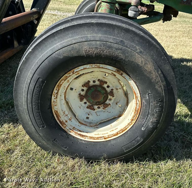 image for item KT9215 Oliver 1855  tractor