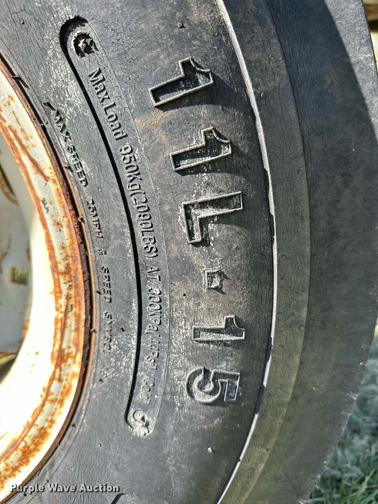 image for item KT9215 Oliver 1855  tractor