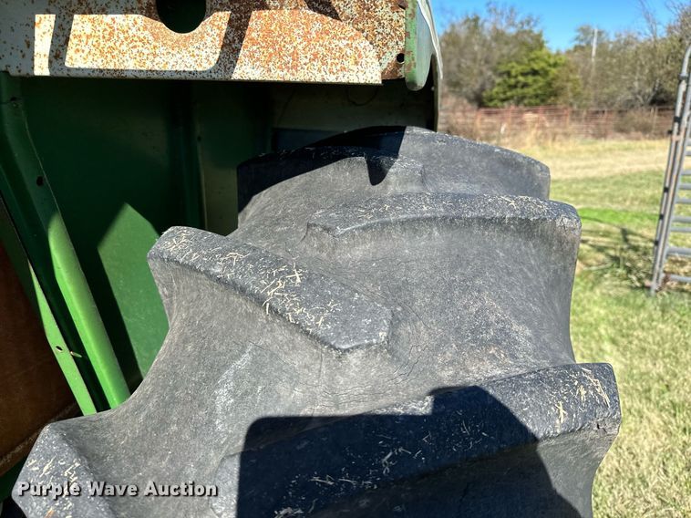 image for item KT9215 Oliver 1855  tractor