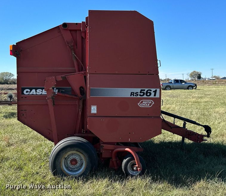 image for item KT9217 2000 Case RS561  round baler