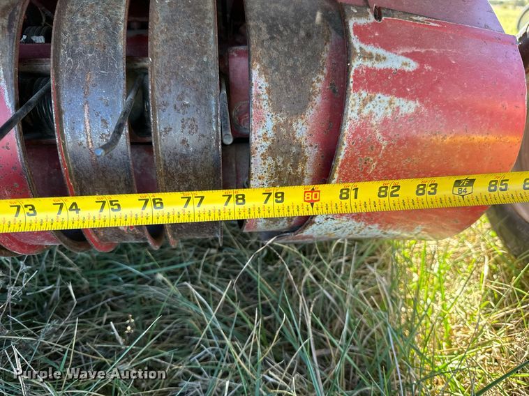 image for item KT9217 2000 Case RS561  round baler