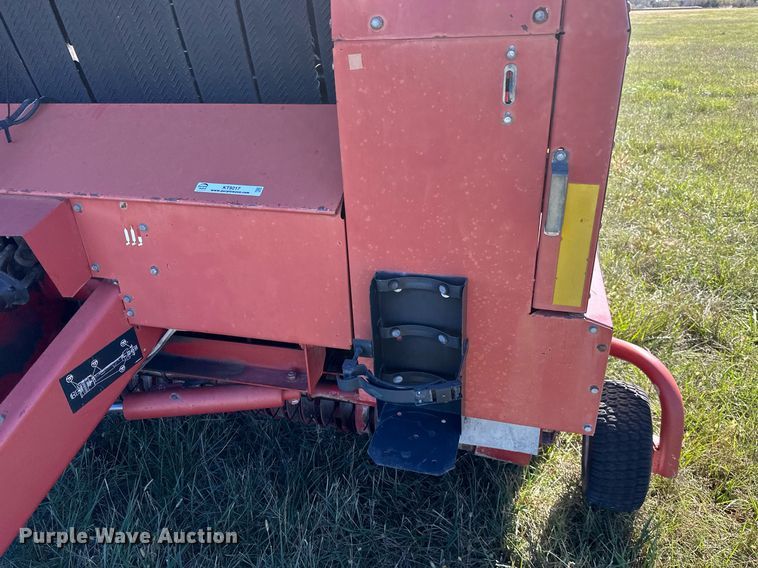 image for item KT9217 2000 Case RS561  round baler