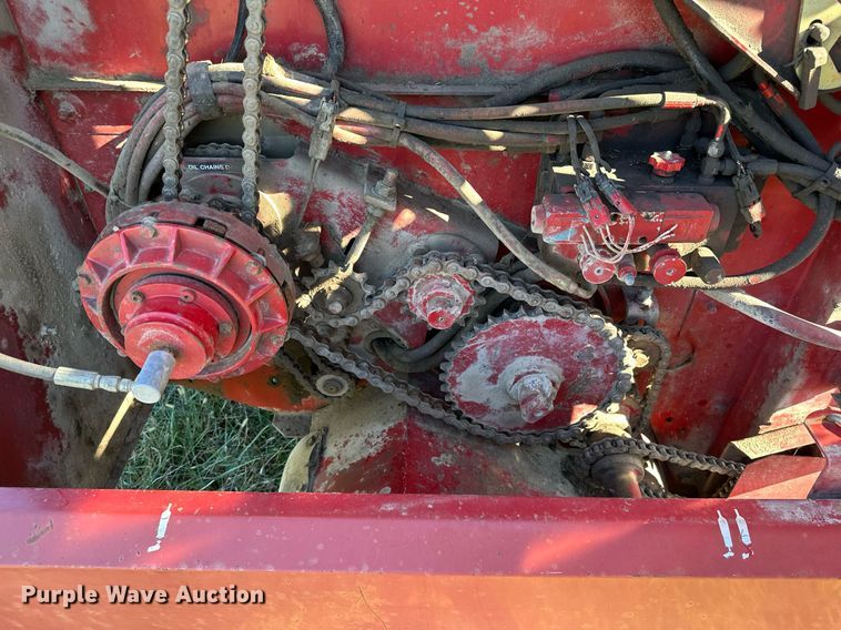 image for item KT9217 2000 Case RS561  round baler