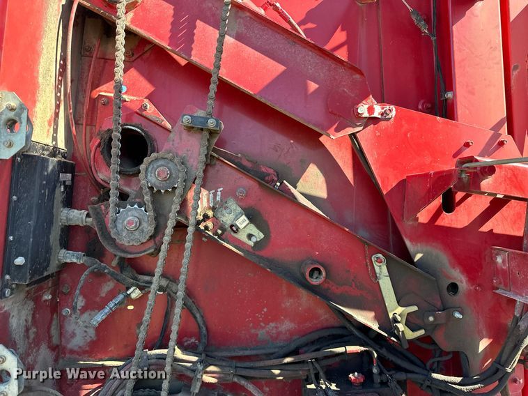 image for item KT9217 2000 Case RS561  round baler