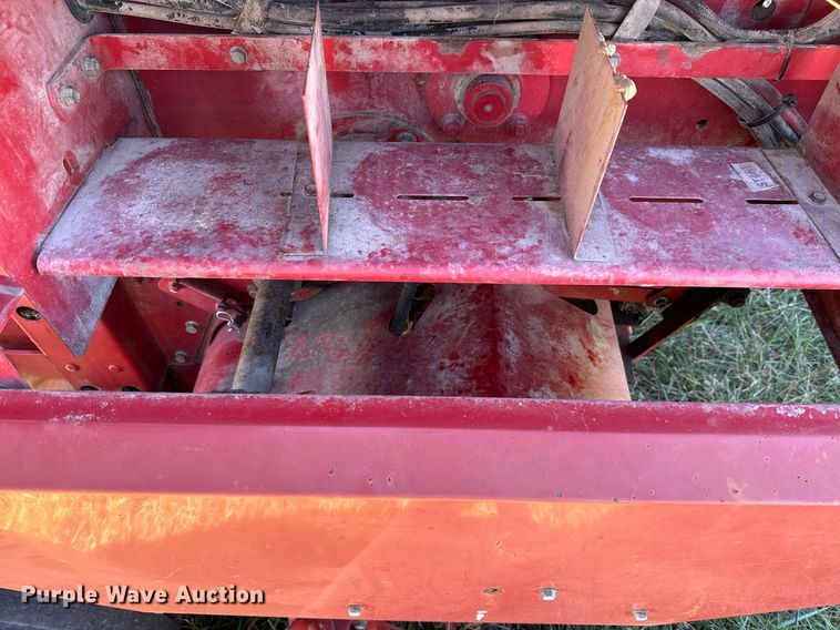 image for item KT9217 2000 Case RS561  round baler