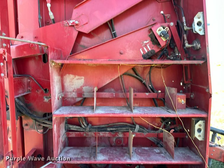 image for item KT9217 2000 Case RS561  round baler