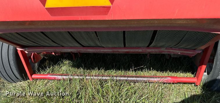 image for item KT9217 2000 Case RS561  round baler