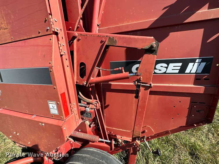 image for item KT9217 2000 Case RS561  round baler