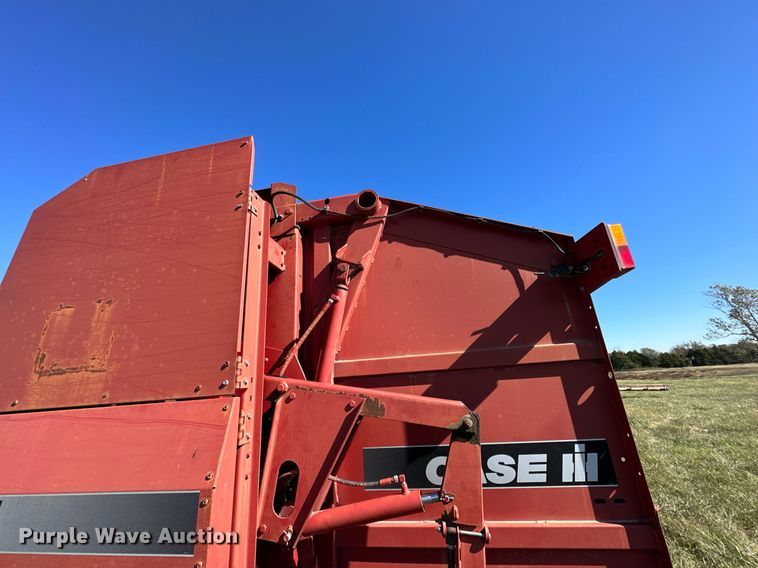 image for item KT9217 2000 Case RS561  round baler