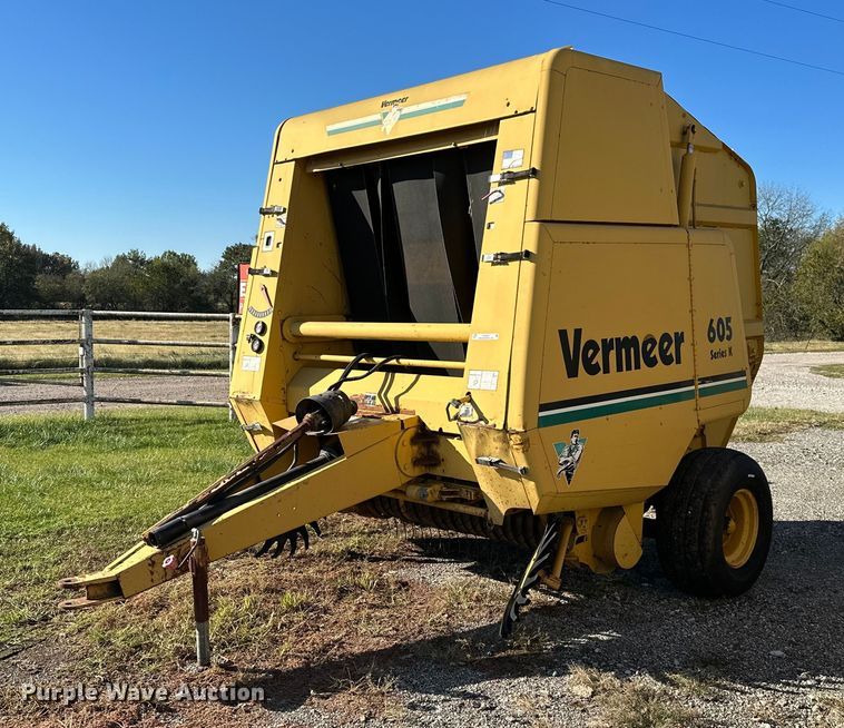 image for item KT9225 1993 Vermeer 605 Series K  round baler