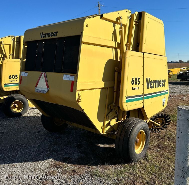 image for item KT9225 1993 Vermeer 605 Series K  round baler