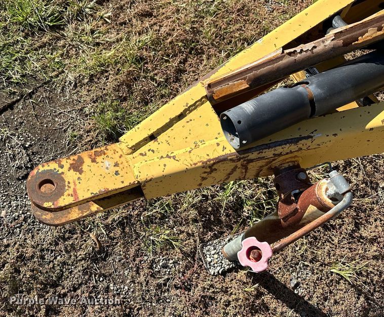 image for item KT9225 1993 Vermeer 605 Series K  round baler