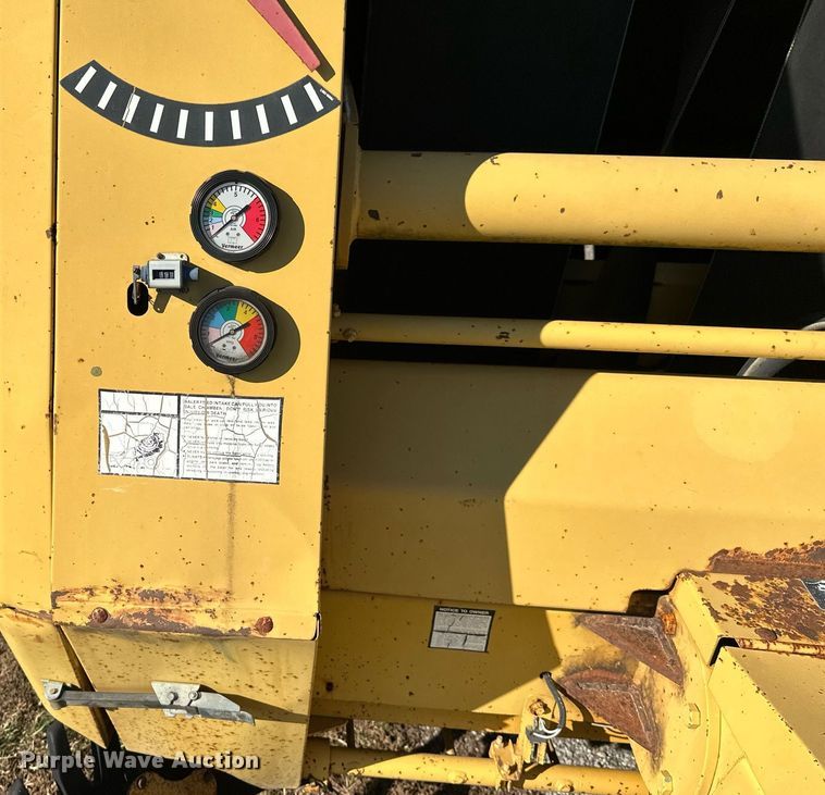 image for item KT9225 1993 Vermeer 605 Series K  round baler