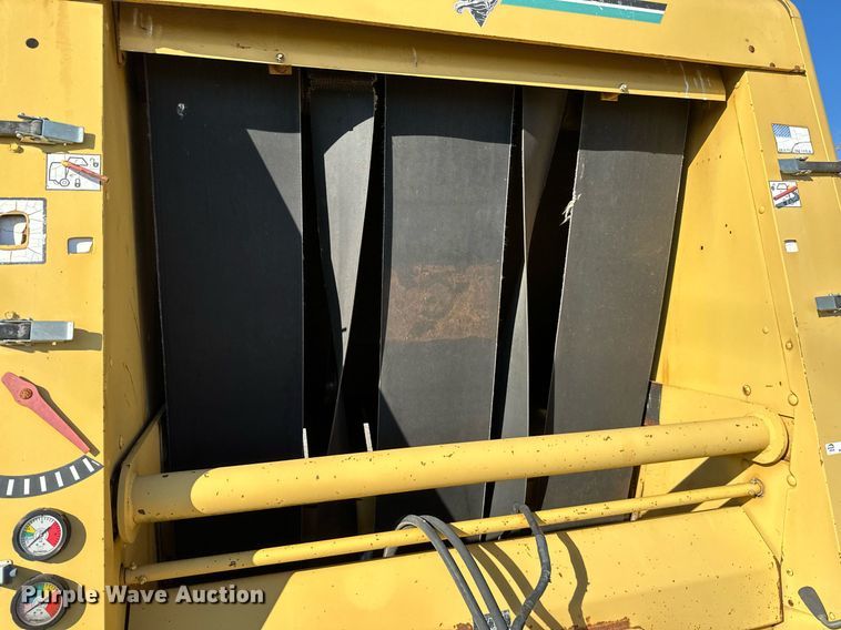 image for item KT9225 1993 Vermeer 605 Series K  round baler