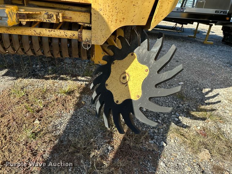 image for item KT9225 1993 Vermeer 605 Series K  round baler