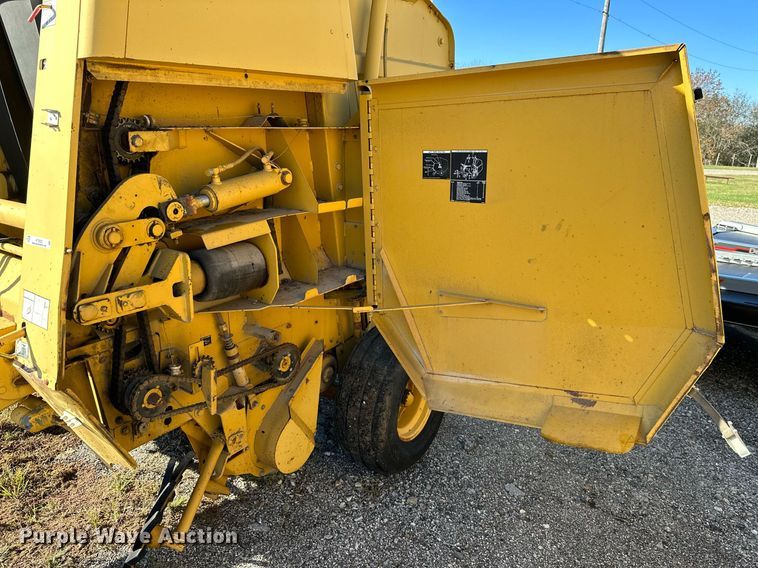 image for item KT9225 1993 Vermeer 605 Series K  round baler