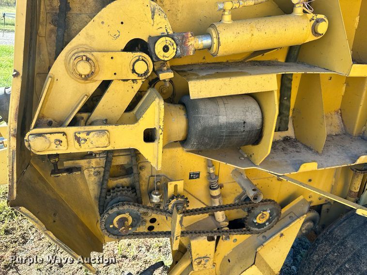 image for item KT9225 1993 Vermeer 605 Series K  round baler