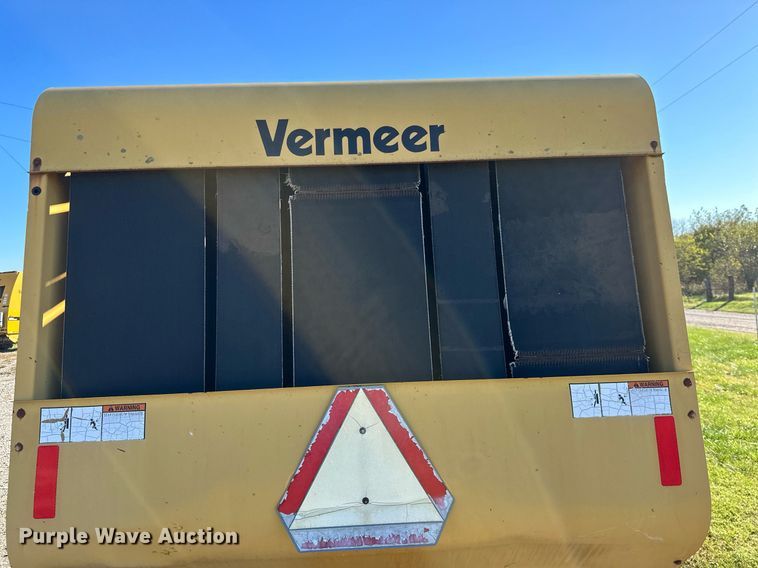 image for item KT9225 1993 Vermeer 605 Series K  round baler