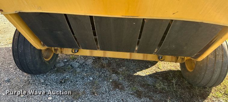 image for item KT9225 1993 Vermeer 605 Series K  round baler