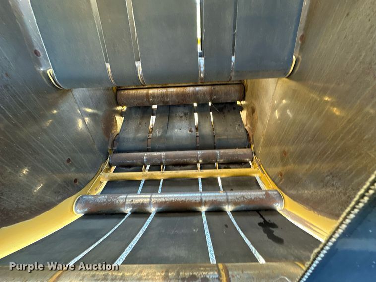 image for item KT9225 1993 Vermeer 605 Series K  round baler