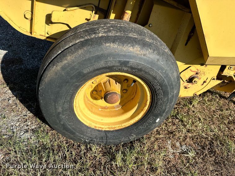 image for item KT9225 1993 Vermeer 605 Series K  round baler