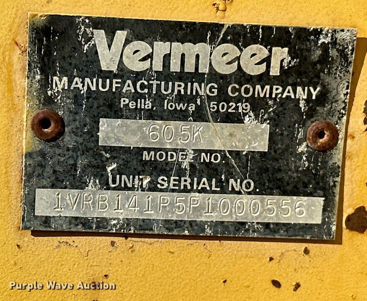 image for item KT9225 1993 Vermeer 605 Series K  round baler