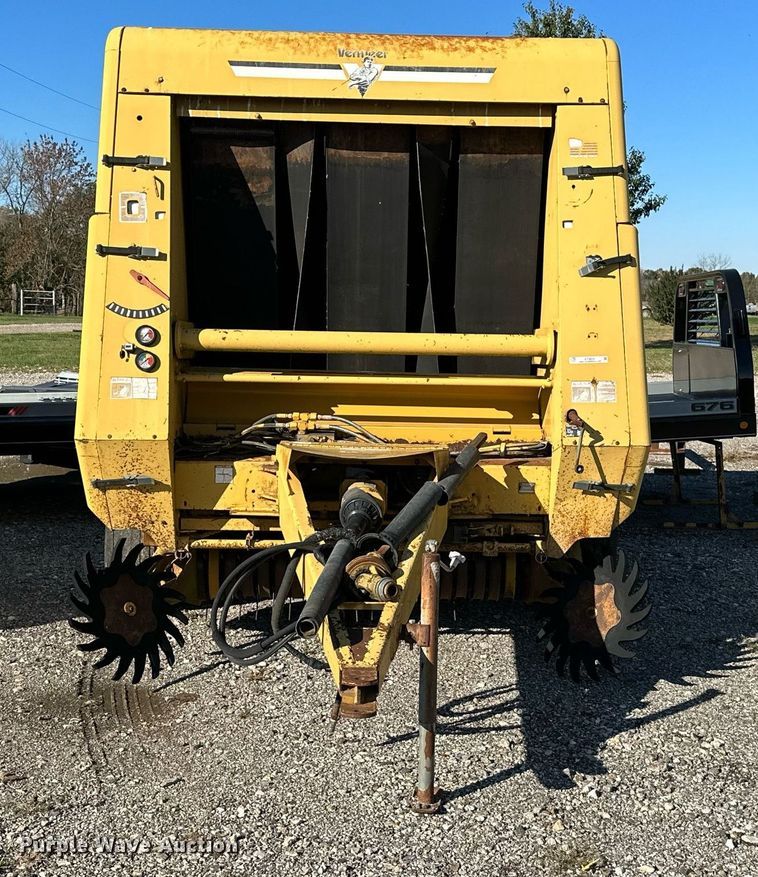 image for item KT9226 1993 Vermeer 605 Series K  round baler