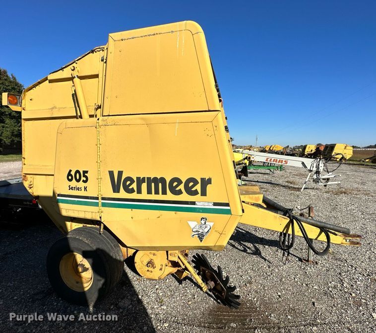 image for item KT9226 1993 Vermeer 605 Series K  round baler