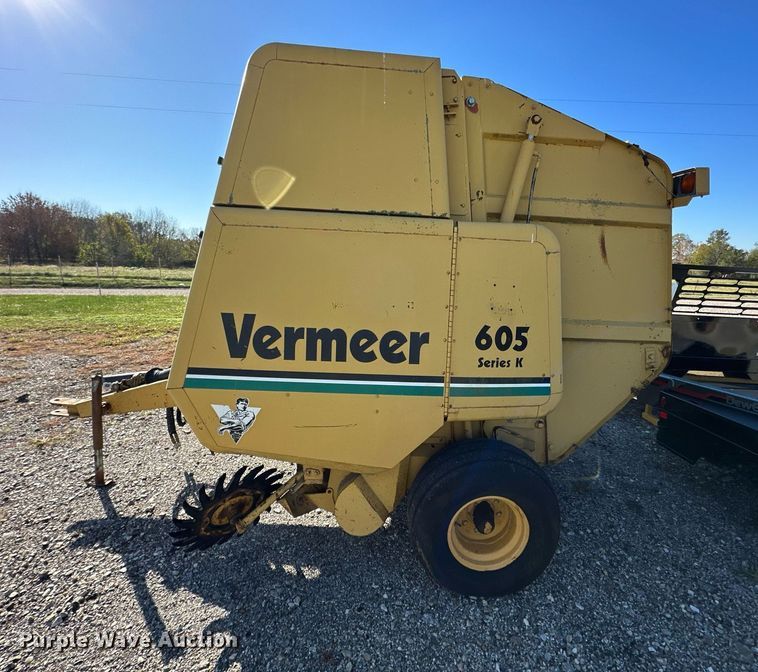 image for item KT9226 1993 Vermeer 605 Series K  round baler