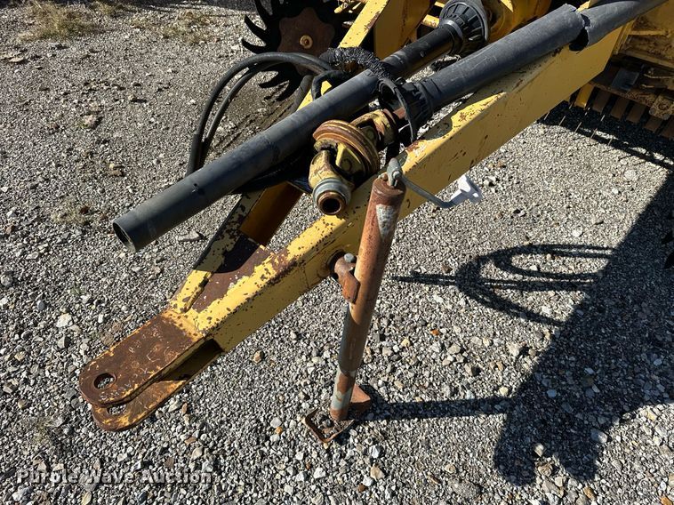 image for item KT9226 1993 Vermeer 605 Series K  round baler