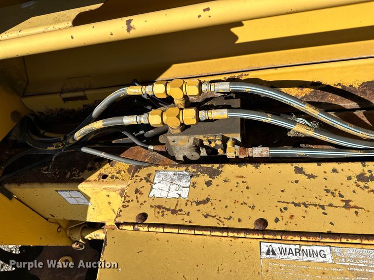 image for item KT9226 1993 Vermeer 605 Series K  round baler