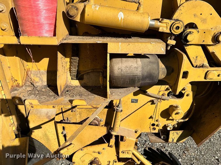 image for item KT9226 1993 Vermeer 605 Series K  round baler