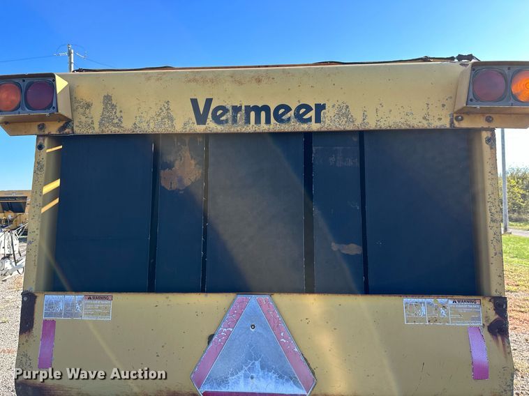 image for item KT9226 1993 Vermeer 605 Series K  round baler