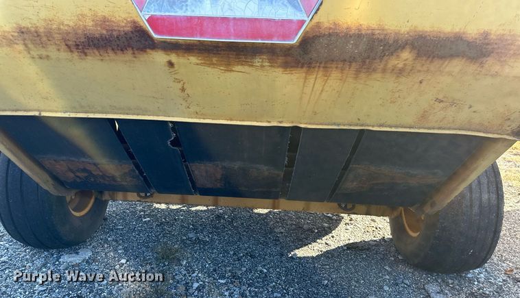 image for item KT9226 1993 Vermeer 605 Series K  round baler